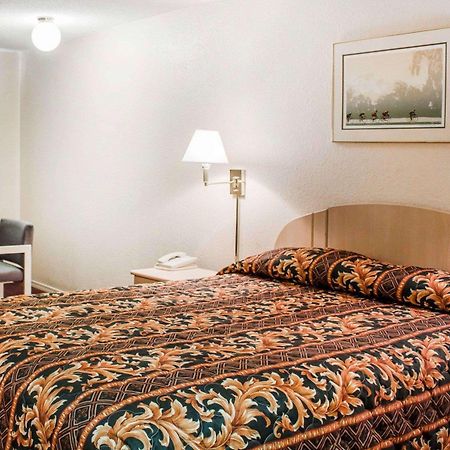 Rodeway Inn Findlay Esterno foto
