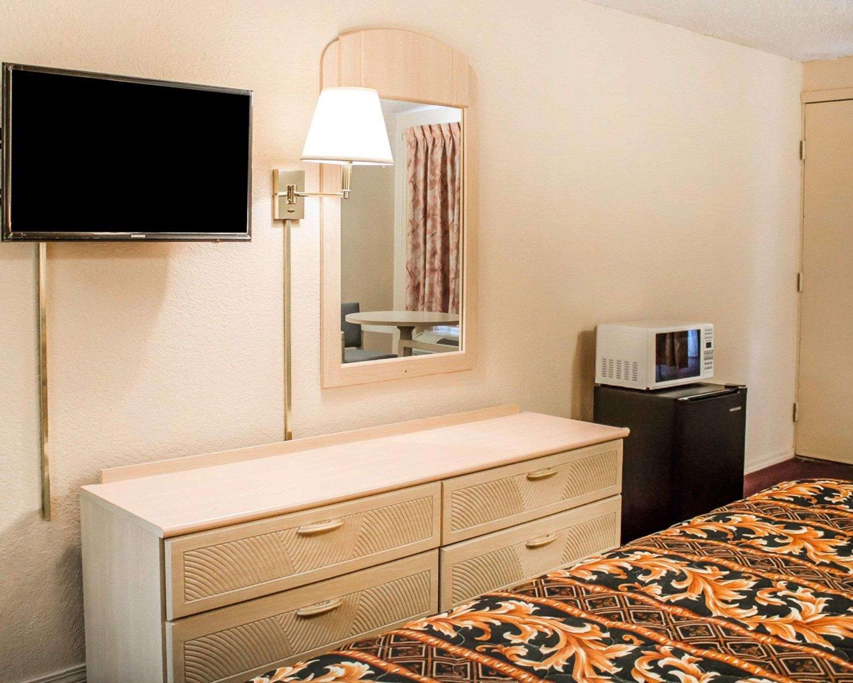 Rodeway Inn Findlay Esterno foto