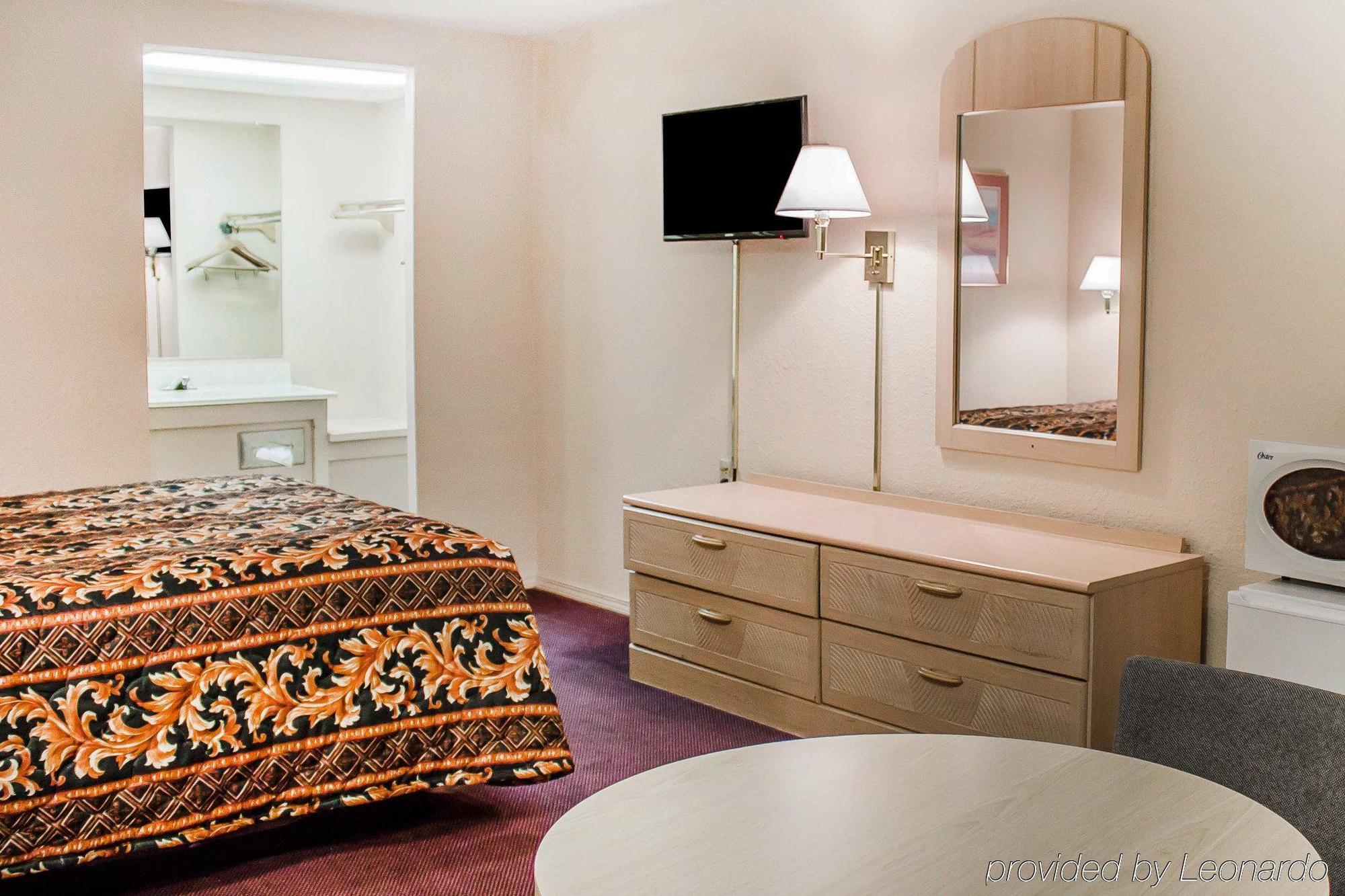 Rodeway Inn Findlay Esterno foto